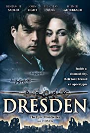 Dresde 1945, chronique d'un amour Film müziği (2006) örtmek